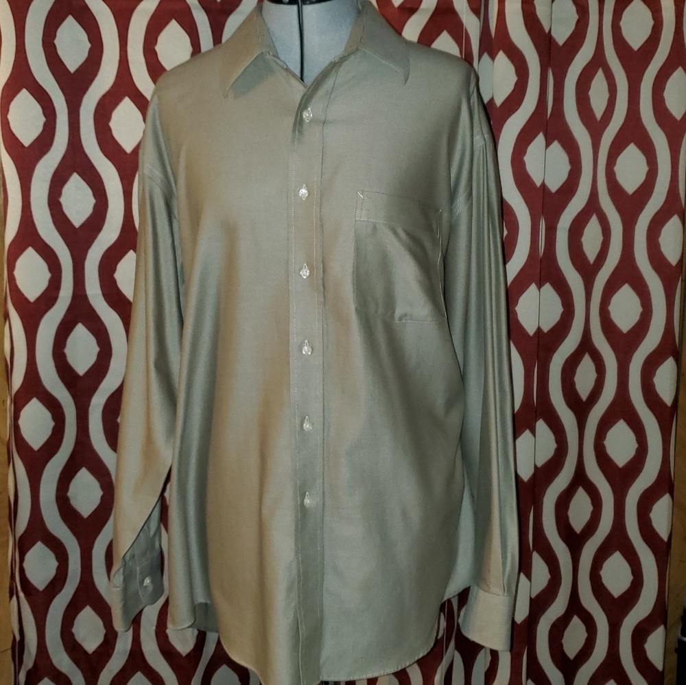 TH-Tommy Traveler Men's Button Down Shirt